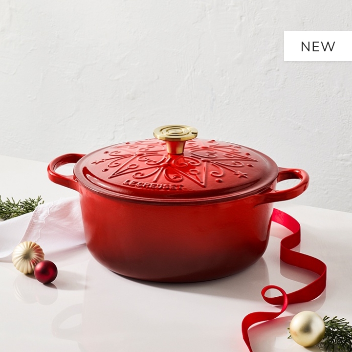 Signature Cast Iron Round Cocotte L'Etoile Relief 24cm